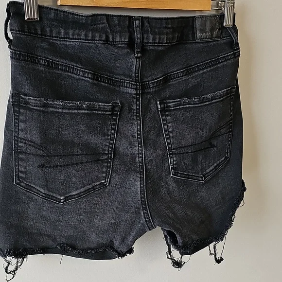 American Eagle Outfitters Size 6 Black Distressed Style Jean Shorts - Picture 4 of 8